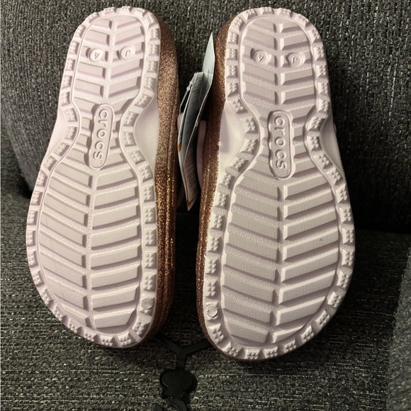 NWT Gold/Pink Fur Lined Crocs J4 - Picture 4 of 6